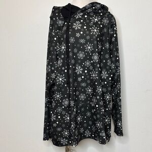 Michelle Mae size 4X Snowflake Patterned Hoodie - Black and White